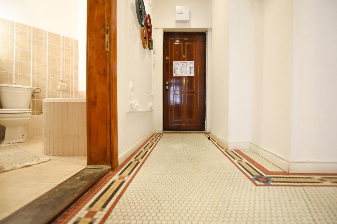 Vintage Elegance, Modern Comfort: 1Br Apartment Overlooking Calea Victoriei Бухарест Экстерьер фото