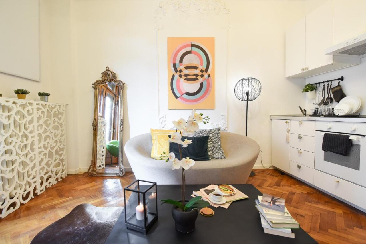 Vintage Elegance, Modern Comfort: 1Br Apartment Overlooking Calea Victoriei Бухарест Экстерьер фото